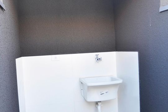 Detalhe - Quintal e Área de Serviço de apartamento para alugar com 1 quarto, 27m² em Vila Zat, São Paulo
