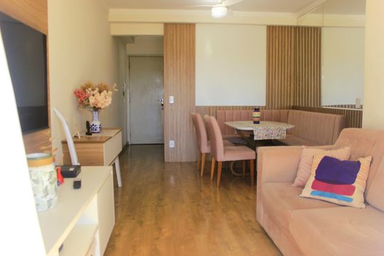 Sala  de apartamento à venda com 3 quartos, 71m² em Picanço, Guarulhos
