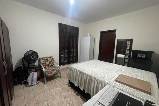Quarto de casa à venda com 5 quartos, 109m² em Grajaú, São Paulo