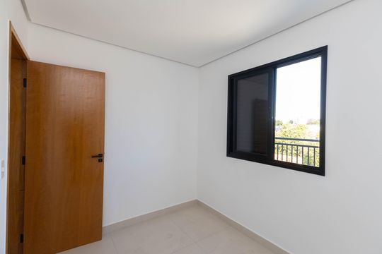 Quarto 2 de apartamento para alugar com 2 quartos, 80m² em Vila Germinal, São Paulo
