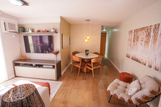 Sala de apartamento à venda com 2 quartos, 60m² em Pechincha, Rio de Janeiro