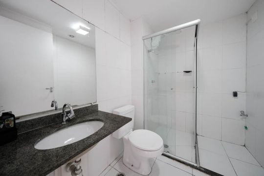 Banheiro de apartamento para alugar com 1 quarto, 34m² em Jardim Santa Teresinha, São Paulo