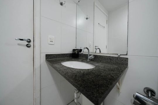 Banheiro de apartamento para alugar com 1 quarto, 34m² em Jardim Santa Teresinha, São Paulo