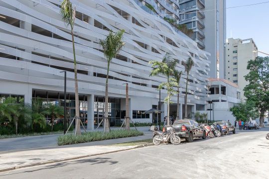 Fachada de kitnet/studio para alugar com 1 quarto, 30m² em Jardim das Acacias, São Paulo