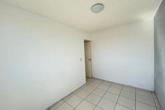 Quarto 2 de apartamento para alugar com 2 quartos, 47m² em Honório Gurgel, Rio de Janeiro