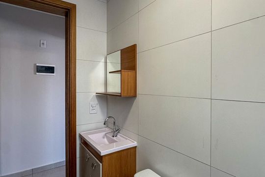 Banheiro de casa de condomínio para alugar com 1 quarto, 35m² em Sacomã, São Paulo