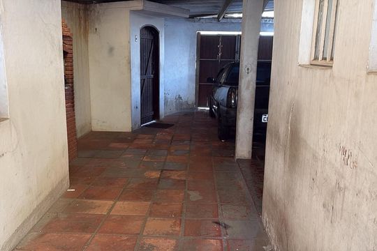 Área externa de casa à venda com 2 quartos, 125m² em Jardim Silvana, Santo André