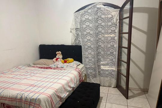 Quarto de casa à venda com 2 quartos, 125m² em Jardim Silvana, Santo André