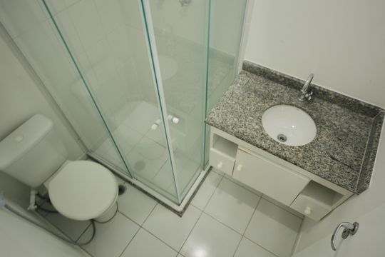 Banheiro  de apartamento à venda com 2 quartos, 49m² em Planalto, São Bernardo do Campo