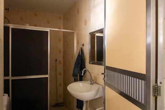 Banheiro de casa para alugar com 3 quartos, 70m² em Vila Iara, São Gonçalo