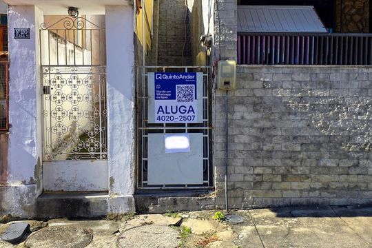 Fachada de casa para alugar com 3 quartos, 70m² em Vila Iara, São Gonçalo