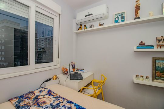 Quarto de apartamento à venda com 2 quartos, 73m² em Jardim Sabará, Porto Alegre