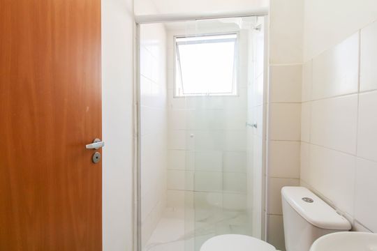 Banheiro de apartamento para alugar com 2 quartos, 42m² em São José, Canoas