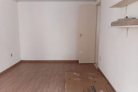 Quarto 1 de apartamento para alugar com 2 quartos, 38m² em Menino Deus, Porto Alegre
