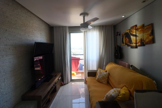 Sala de apartamento para alugar com 2 quartos, 55m² em Jardim Roberto, Osasco