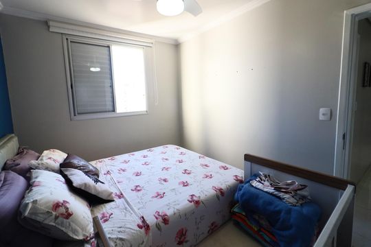 Quarto 1 de apartamento para alugar com 2 quartos, 55m² em Jardim Roberto, Osasco