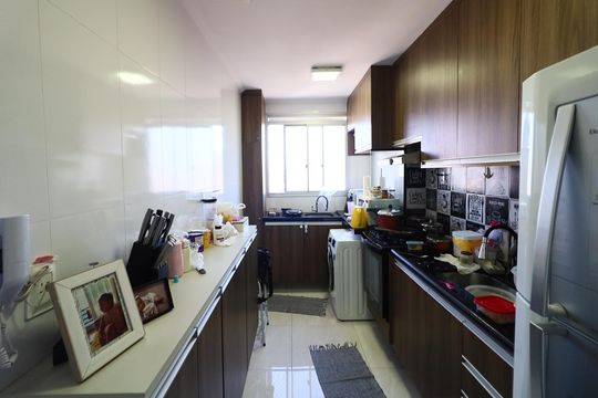 Cozinha e Área de Serviço de apartamento para alugar com 2 quartos, 55m² em Jardim Roberto, Osasco