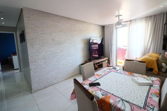 Apartamento para alugar com 2 quartos, 55m² em Jardim Roberto, Osasco