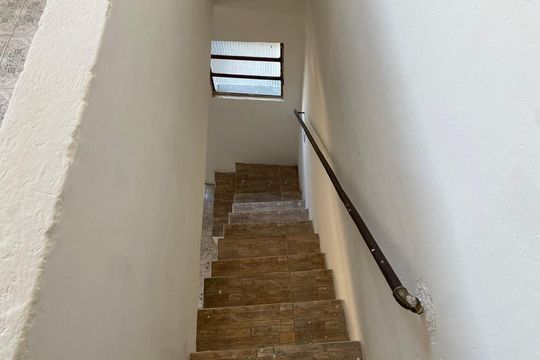 Corredor de kitnet/studio para alugar com 1 quarto, 36m² em Cavalcanti, Rio de Janeiro