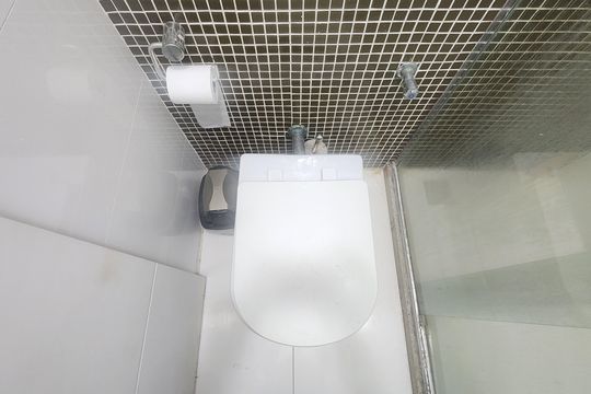Banheiro  de apartamento para alugar com 1 quarto, 49m² em Corredor da Vitória, Salvador