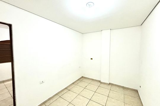 Quarto 1 de casa para alugar com 2 quartos, 60m² em Jardim Norma, São Paulo