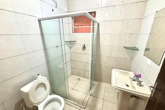 Banheiro  de casa para alugar com 2 quartos, 60m² em Jardim Norma, São Paulo