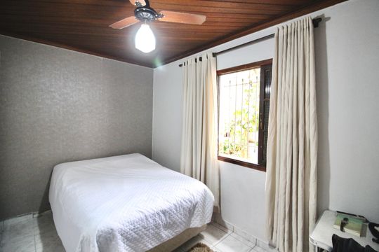 Quarto 4 de casa à venda com 5 quartos, 300m² em Artur Alvim, São Paulo