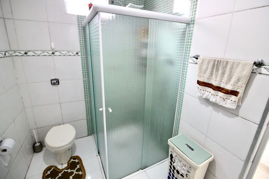 Banheiro social de casa à venda com 5 quartos, 300m² em Artur Alvim, São Paulo