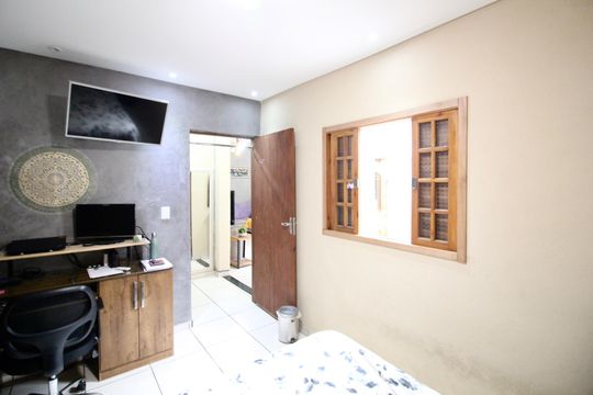 Casa à venda com 5 quartos, 300m² em Artur Alvim, São Paulo