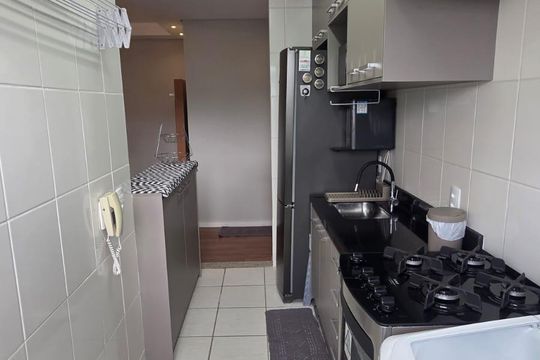 Cozinha de apartamento à venda com 2 quartos, 51m² em Vila Metalúrgica, São Paulo