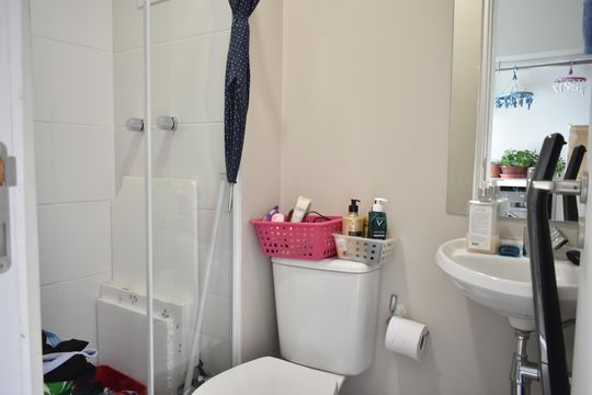 Banheiro de serviço de apartamento à venda com 3 quartos, 130m² em Mirandópolis, São Paulo