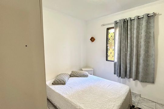Quarto 1 de apartamento à venda com 2 quartos, 53m² em Jardim Flor da Montanha, Guarulhos