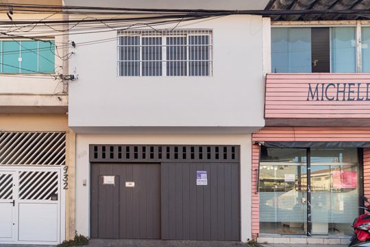 Fachada de casa à venda com 3 quartos, 179m² em Veloso, Osasco