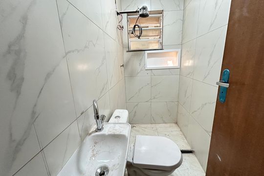 Banheiro de apartamento para alugar com 2 quartos, 50m² em Quintino Bocaiúva, Rio de Janeiro