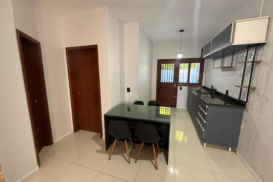 Cozinha de casa para alugar com 2 quartos, 55m² em Loteamento Jardim Timbaúva, Gravataí