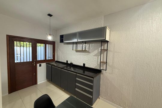 Cozinha de casa para alugar com 2 quartos, 55m² em Loteamento Jardim Timbaúva, Gravataí