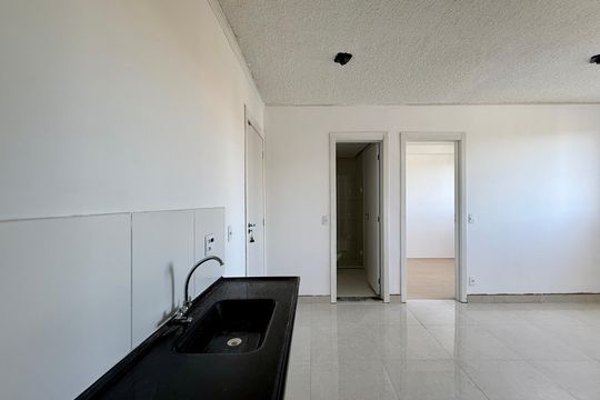 Cozinha de apartamento para alugar com 2 quartos, 36m² em Jardim Sao Luis, São Paulo