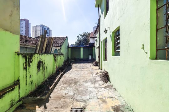 Quintal e área de serviço de casa à venda com 3 quartos, 200m² em Cambuci, São Paulo