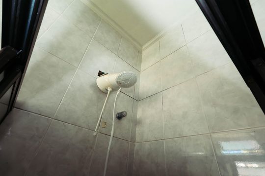 Banheiro social de casa à venda com 3 quartos, 200m² em Cambuci, São Paulo
