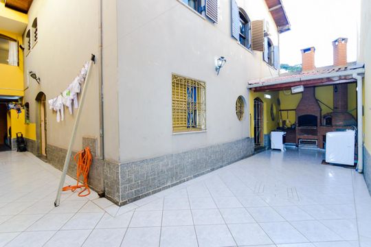 Quintal de casa à venda com 4 quartos, 245m² em Vila Galvão, Guarulhos