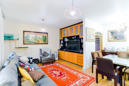 Casa à venda com 4 quartos, 245m² em Vila Galvão, Guarulhos