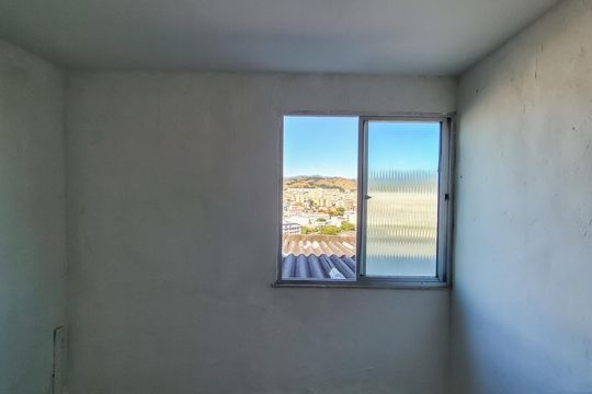 Quarto de casa para alugar com 1 quarto, 32m² em Vista Alegre, Rio de Janeiro