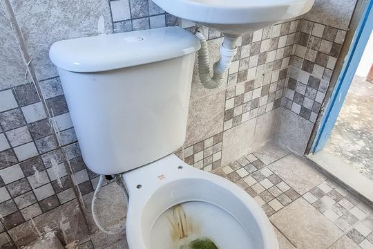 Banheiro  de casa para alugar com 1 quarto, 32m² em Vista Alegre, Rio de Janeiro