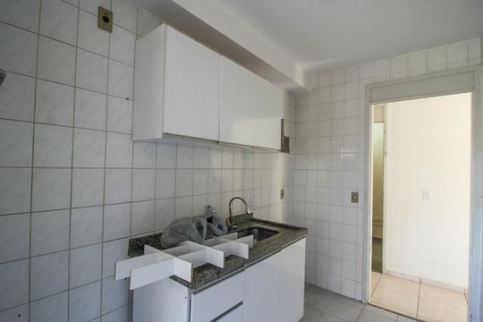 Cozinha de apartamento para alugar com 2 quartos, 46m² em Conjunto Residencial Vista Verde, São Paulo