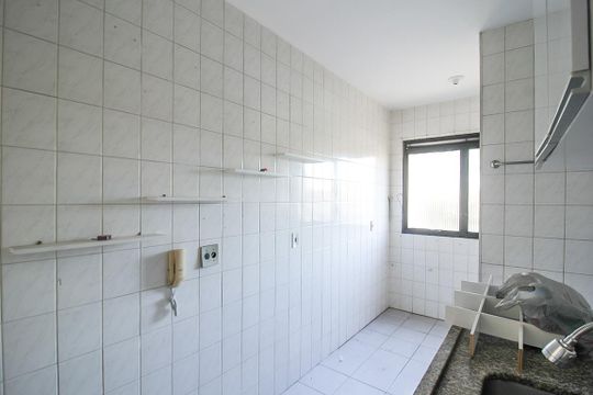 Cozinha de apartamento para alugar com 2 quartos, 46m² em Conjunto Residencial Vista Verde, São Paulo