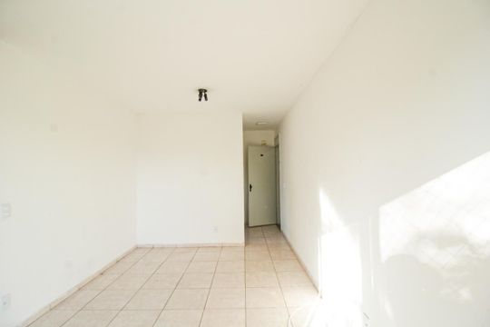 Sala de apartamento para alugar com 2 quartos, 46m² em Conjunto Residencial Vista Verde, São Paulo