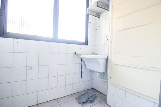 Área de Serviço de apartamento para alugar com 2 quartos, 46m² em Conjunto Residencial Vista Verde, São Paulo