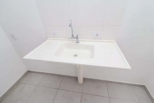 Cozinha de apartamento para alugar com 1 quarto, 28m² em Jardim Helena, São Paulo
