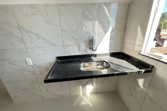 Cozinha de apartamento para alugar com 2 quartos, 50m² em Quintino Bocaiúva, Rio de Janeiro
