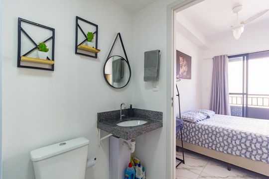 Banheiro de kitnet/studio para alugar com 1 quarto, 28m² em Belenzinho, São Paulo